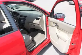 2005 Ford Focus ZX4 SE