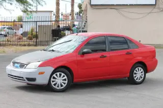2005 Ford Focus ZX4 SE