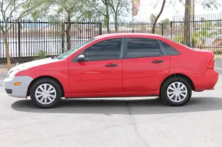 2005 Ford Focus ZX4 SE
