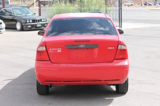 2005 Ford Focus ZX4 SE