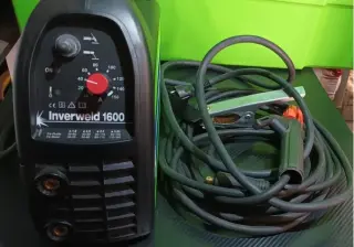 Soldadora INDURA Inverweld1600