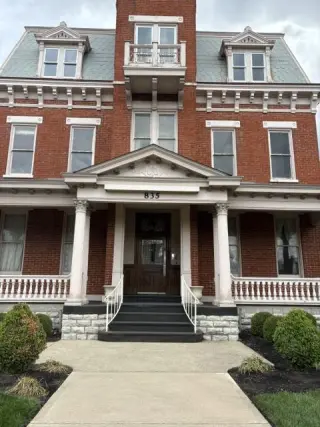 Propiedad en alquiler con 5 habitaciones y 2 baños en Newport