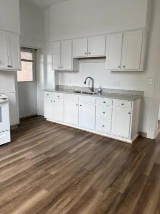 Propiedad en alquiler con 5 habitaciones y 2 baños en Newport