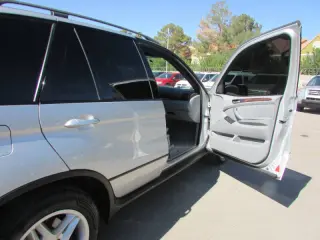 2005 BMW X5 4.4i