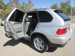 2005 BMW X5 4.4i