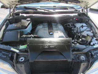 2005 BMW X5 4.4i