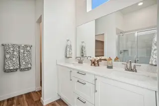 Propiedad en alquiler con 2 habitaciones y 2 baños en Anna