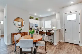 Propiedad en alquiler con 2 habitaciones y 2 baños en Melissa