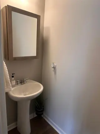 Propiedad en alquiler con 5 habitaciones y 3.5 baños en Pooer