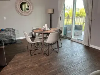 Propiedad en alquiler con 5 habitaciones y 3.5 baños en Pooer