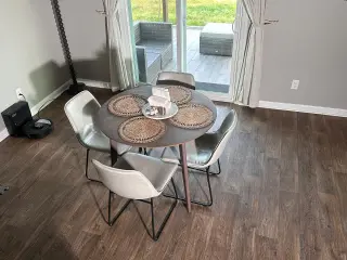 Propiedad en alquiler con 5 habitaciones y 3.5 baños en Pooer