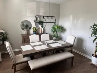 Propiedad en alquiler con 5 habitaciones y 3.5 baños en Pooer