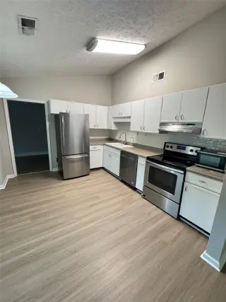 Propiedad en alquiler con 3 habitaciones y 2 baños en Richmond Hill