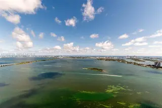 Propiedad en alquiler con 3 habitaciones y 3.5 baños en Miami
