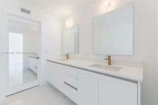 Propiedad en alquiler con 3 habitaciones y 3.5 baños en Miami