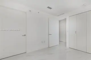 Propiedad en alquiler con 3 habitaciones y 3.5 baños en Miami