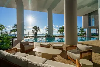Propiedad en alquiler con 3 habitaciones y 3.5 baños en Miami