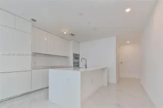 Propiedad en alquiler con 3 habitaciones y 3.5 baños en Miami