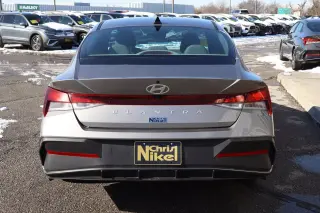 2024 Hyundai Elantra SEL IVT