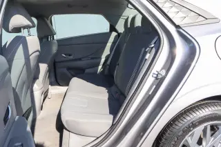2024 Hyundai Elantra SEL IVT