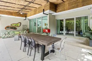 Propiedad en alquiler con 4 habitaciones y 3.5 baños en Miami
