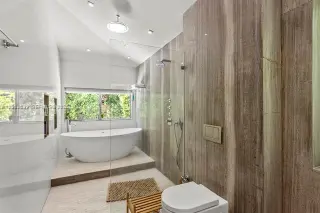 Propiedad en alquiler con 4 habitaciones y 3.5 baños en Miami