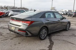 2024 Hyundai Elantra SEL IVT