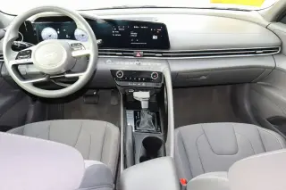 2024 Hyundai Elantra SEL IVT