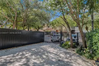 Propiedad en alquiler con 3 habitaciones y 2.5 baños en Miami