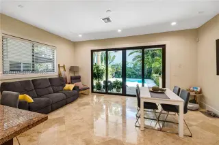Propiedad en alquiler con 3 habitaciones y 2.5 baños en Miami