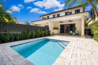 Propiedad en alquiler con 3 habitaciones y 2.5 baños en Miami