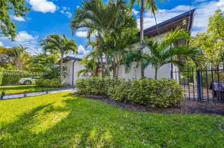 Propiedad en alquiler con 3 habitaciones y 2 baños en Miami