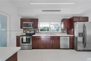 Propiedad en alquiler con 3 habitaciones y 2 baños en Miami