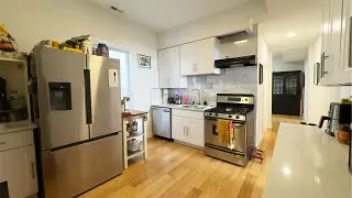 Propiedad en alquiler con 4 habitaciones y 2 baños en Chicago