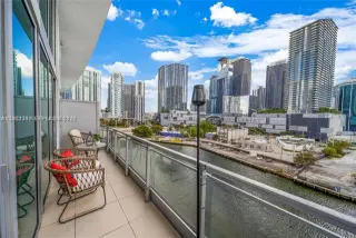 Propiedad en alquiler con 3 habitaciones y 3 baños en Miami