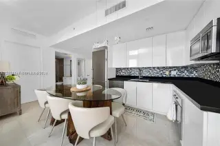 Propiedad en alquiler con 3 habitaciones y 3 baños en Miami