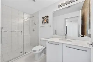 Propiedad en alquiler con 2 habitaciones y 2 baños en Miami