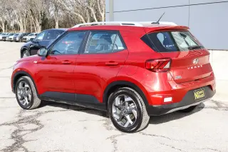 2025 Hyundai Venue SEL IVT