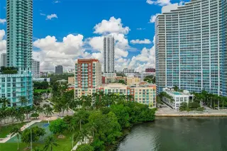 Propiedad en alquiler con 2 habitaciones y 2 baños en Miami