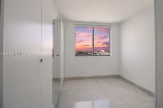 Propiedad en alquiler con 2 habitaciones y 2.5 baños en Miami