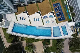 Propiedad en alquiler con 2 habitaciones y 2.5 baños en Miami