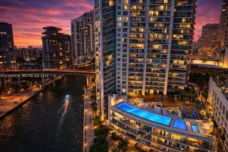 Propiedad en alquiler con 2 habitaciones y 2.5 baños en Miami