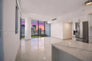 Propiedad en alquiler con 2 habitaciones y 2.5 baños en Miami
