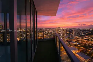 Propiedad en alquiler con 2 habitaciones y 2.5 baños en Miami
