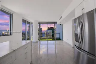 Propiedad en alquiler con 2 habitaciones y 2.5 baños en Miami