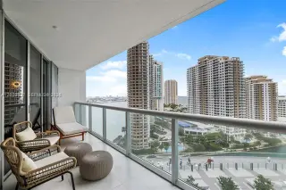 Propiedad en alquiler con 2 habitaciones y 2 baños en Miami