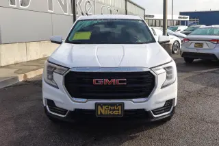 2024 GMC Terrain FWD 4dr SLE