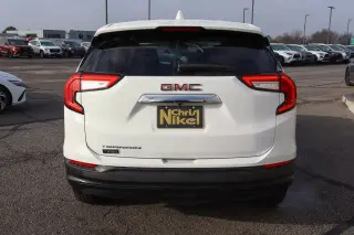 2024 GMC Terrain FWD 4dr SLE