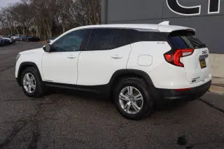 2024 GMC Terrain FWD 4dr SLE