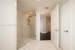 Propiedad en alquiler con 2 habitaciones y 2 baños en Miami